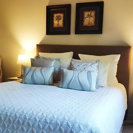 Domaine Les Causeries לינה וארוחת בוקר