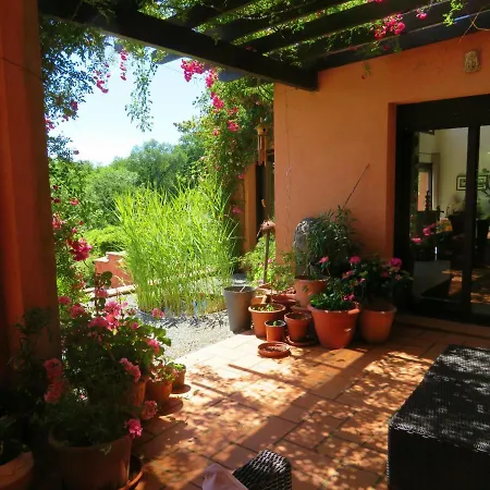 Domaine Les Causeries לינה וארוחת בוקר