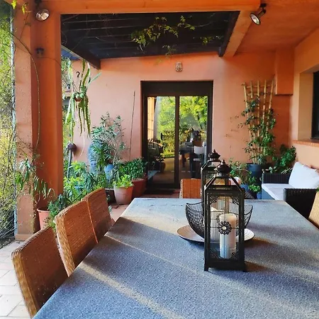 Domaine Les Causeries לינה וארוחת בוקר 4*