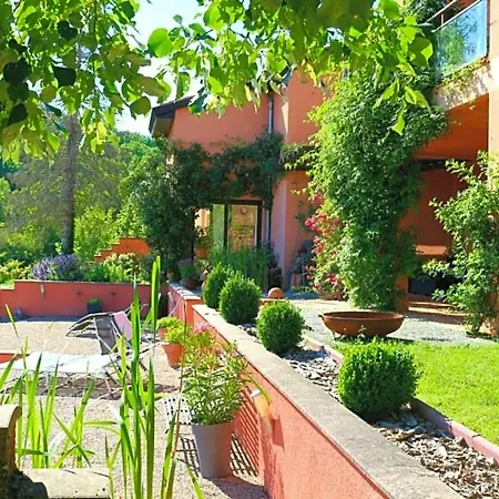 Bed & Breakfast Domaine Les Causeries