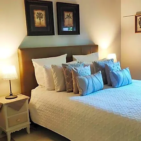Domaine Les Causeries Bed & Breakfast