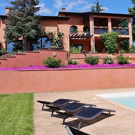 לינה וארוחת בוקר Domaine Les Causeries 4*