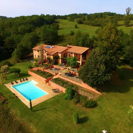 לינה וארוחת בוקר Domaine Les Causeries Laguépie